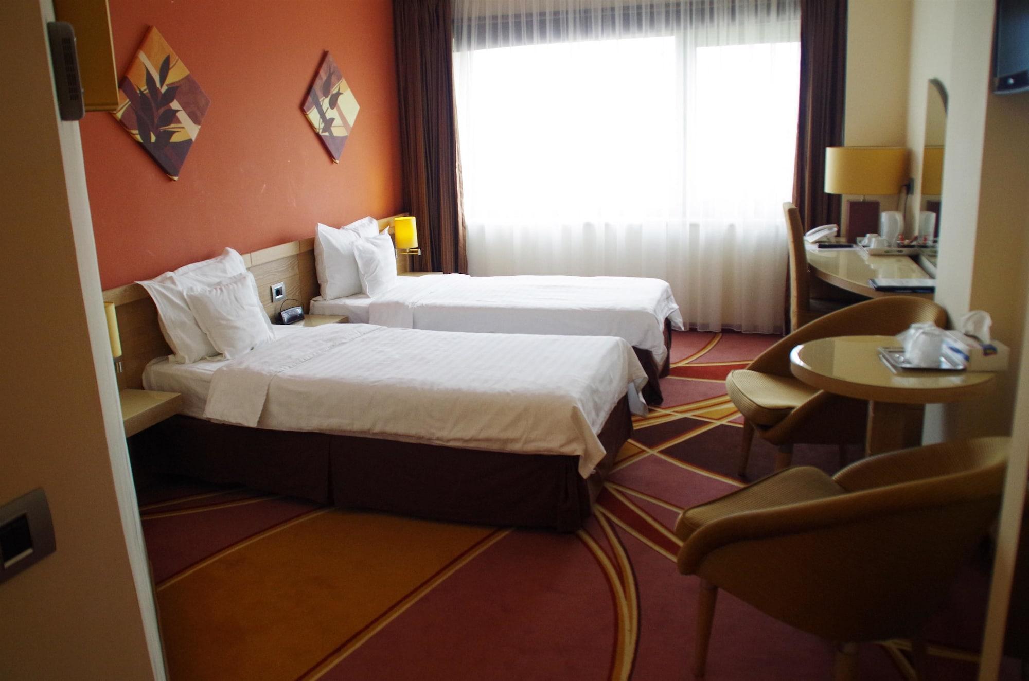 בוקרשט Mari Vila Hotel מראה חיצוני תמונה